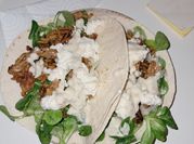 Una foto de burritos carne picada