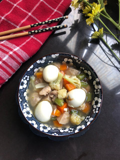 Foto resep Sayur sop komplit, MPASI 1y+ (sayur, ayam, bakso, telur puyuh)
