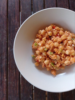 Una foto de Ensalada Garbanzos