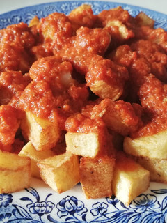 Una foto de Papas bravas caseras 🔥