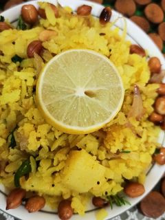 बटाटा पोहे (batata pohe recipe in marathi) रेसिपी चे मुख्य फोटो
