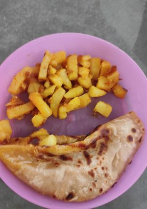 सूखे आलू की सब्जी (sukhe aloo ki sabzi recipe in Hindi) रेसिपी मुख्य फोटो