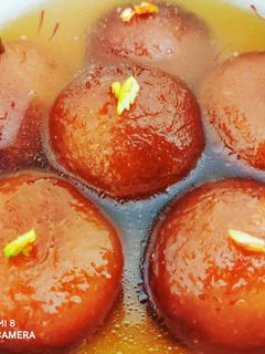 ইনস্ট্যান্ট গুলাব জামুন(Instant Gulab Jamun Recipe in Bengali) রেসিপির প্রধান ছবি