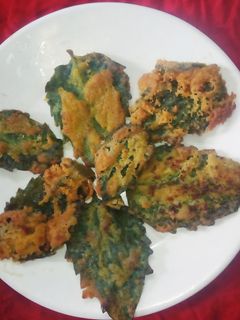 শিউলি পাতার কুড়মুড়ি (shiuli patar kurmuri recipe in Bengali) রেসিপির প্রধান ছবি