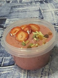 Una foto de Smoothie naranja, manzana y ciruelo