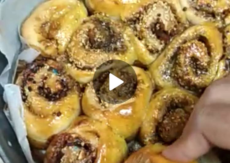 Resep: Cinnamon Rolls dadakan 😎 Yang Enak