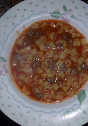 Una foto de Guisito, de, dedalitos, con carne, bien, rico and