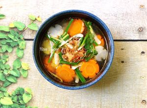 Hình của món Canh Gà Nấu Củ Cải Cà Rốt.