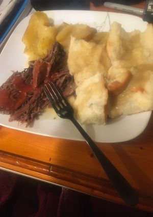A picture of Crockpot roast beef.