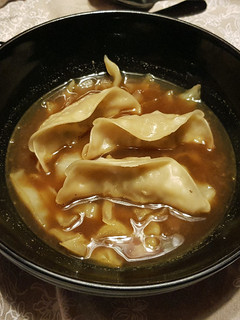 Una foto de Sopa de Gyozas