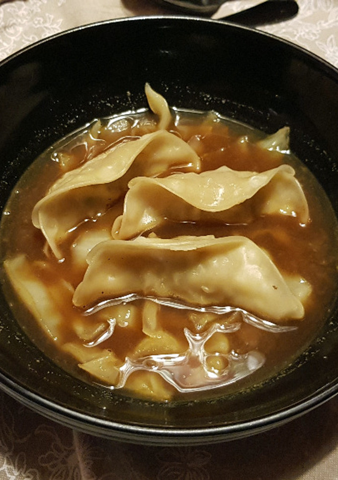 Una foto de Sopa de Gyozas