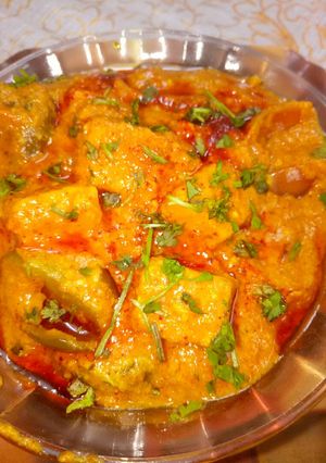A picture of Paneer tikka masala.