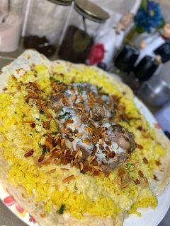 صورة لوصفة منسف لحم باللبن بطريقه سهله جداً ♥️