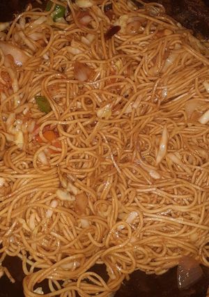 A picture of Garlic Noodles.
