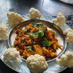 A picture of Cauliflower bhaji (cauliflower sabji).