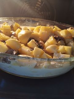 Фото Картопля з шампіньйонами і курячим філе 🍛.
