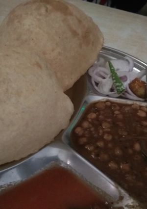 A picture of Chole bhature.