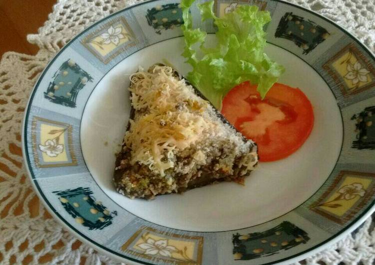 Berinjela recheada com carne moída - Tudogosreceitas