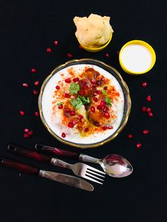 દહીં ભલ્લા ચાટ રેસીપી મુખ્ય ફોટો