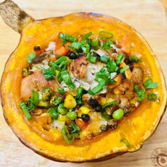A picture of Red Kuri squash with chicken and vegetables.
