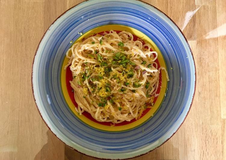 Steps to Make Perfect Spaghetti salmone pistacchi e limone