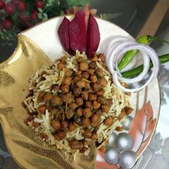 A picture of Chana masala rice.