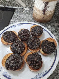 Una foto de Morcilla de arroz 🌾 a la plancha