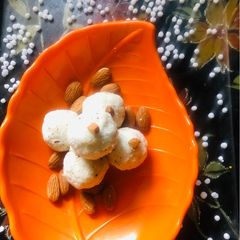 A picture of Tapioca Ladu (Sabudana Laddu).