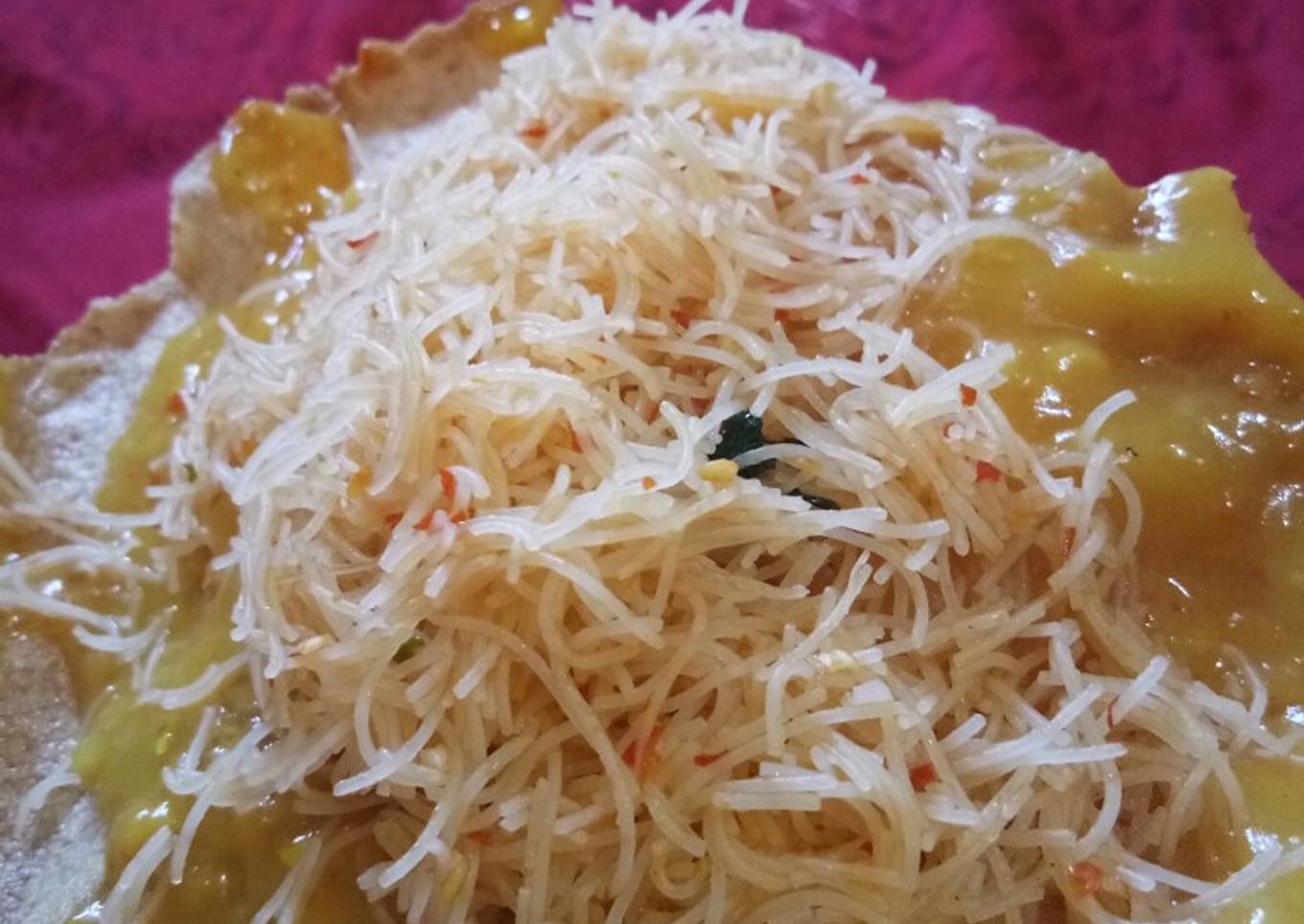 Kerupuk kuah sate