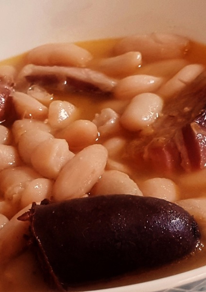 Una foto de Fabada Asturiana (a mi manera)