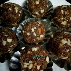 A picture of Aaliv /Halim ke ladoo (Garden cress ladoo).