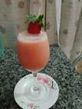 Batido de manzana, banana y frutilla