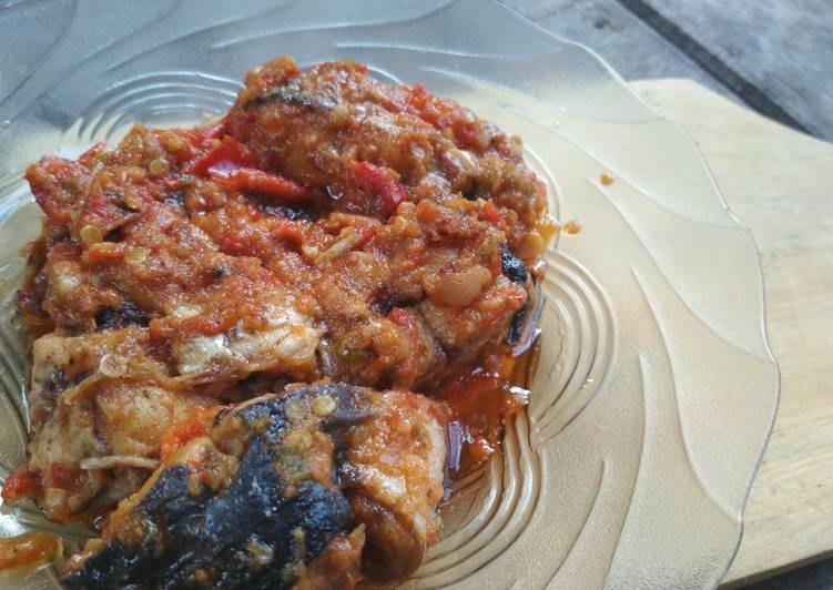 Ikan patin bumbu merah