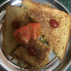 A picture of Maggi sandwich.