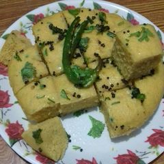A picture of Khaman dhokla.