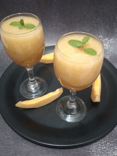 શક્કરટેટી નો જ્યુસ (Muskmelon Juice Recipe In Gujarati) રેસીપી મુખ્ય ફોટો