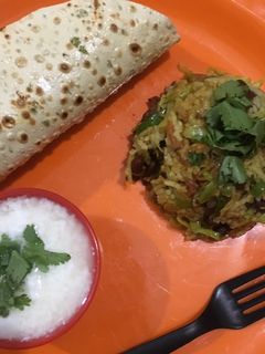 રાજમાં પુલાવ (Rajma Pulao Recipe in Gujarati) રેસીપી મુખ્ય ફોટો