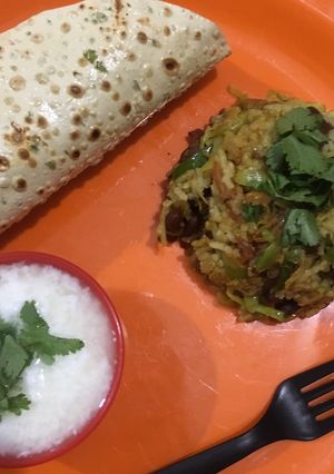 રાજમાં પુલાવ (Rajma Pulao Recipe in Gujarati) રેસીપી મુખ્ય ફોટો