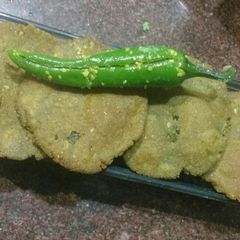 A picture of Bajre ka vada.