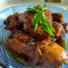 A picture of Semur Ayam.