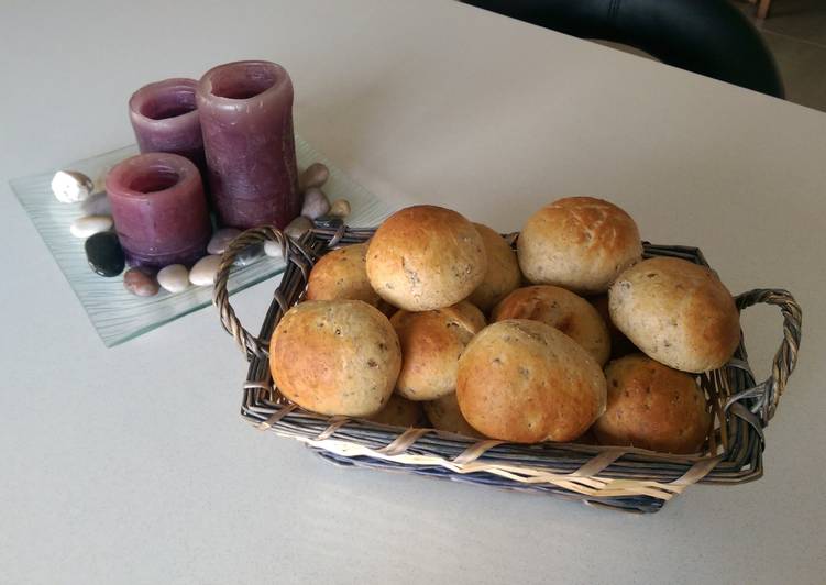 Easy Recipe: Appetizing Swedish Rye Bread Buns