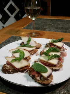 A picture of Brad's sweet bruschetta appetizers.