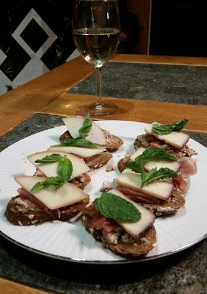 A picture of Brad's sweet bruschetta appetizers.
