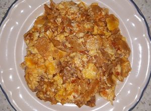 Una foto de Migas con chorizo y huevo 🥘🥚