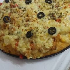 A picture of Colorful chicken pizza #4weekchallenge#.