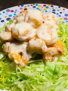 A picture of Crispy Shrimp with Mayonnaise Sauce.