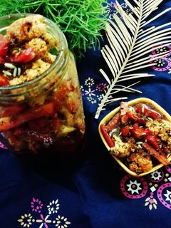 गाजर और गोभी का मीठा अचार (Gajar aur gobhi ka meetha achar recipe in hindi) रेसिपी मुख्य फोटो
