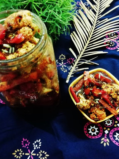 गाजर और गोभी का मीठा अचार (Gajar aur gobhi ka meetha achar recipe in hindi) रेसिपी मुख्य फोटो