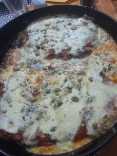 Una foto de Matambre A La Pizza Con Roquefort Al Horno Súper Tierno Se Corta Con Cuchara