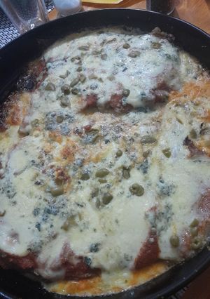 Una foto de Matambre A La Pizza Con Roquefort Al Horno Súper Tierno Se Corta Con Cuchara
